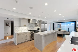 24146 Malibu Rd in Malibu, CA - Building Photo - Building Photo