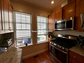 8 Marney St, Unit 1 in Cambridge, MA - Building Photo - Building Photo