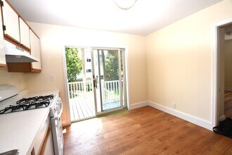 96 Dexter Ave-Unit -1 in Watertown, MA - Building Photo - Building Photo