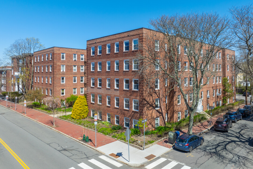 Cambridge Court in Cambridge, MA - Foto de edificio