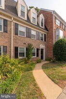 6754 Towne Lane Rd in McLean, VA - Building Photo