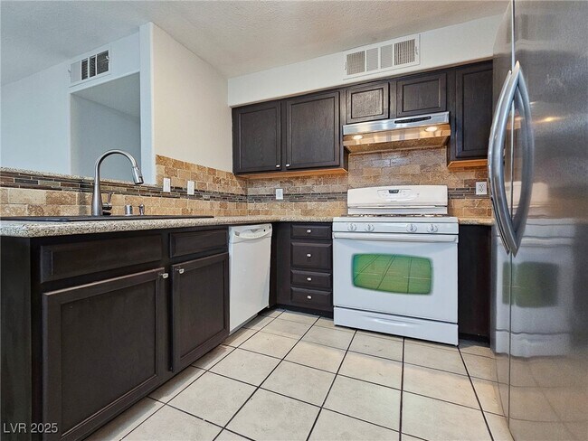 property at 5150 Mandalay Springs Dr