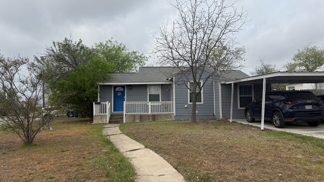 802 Alametos in San Antonio, TX - Building Photo - Building Photo