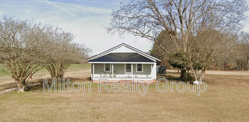 2577 Jonesboro Rd in Dunn, NC - Building Photo