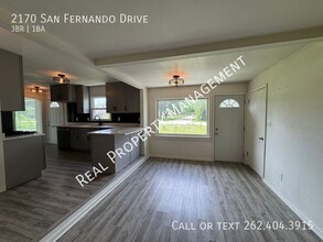 2170 San Fernando Dr in Elm Grove, WI - Building Photo - Building Photo