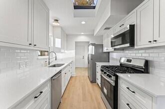 10607 Overbrook Ln in Houston, TX - Foto de edificio - Building Photo