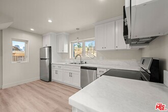 1509 Edris Dr in Los Angeles, CA - Foto de edificio - Building Photo