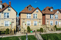 Hometeam Indianola Townhomes in Columbus, OH - Foto de edificio - Building Photo