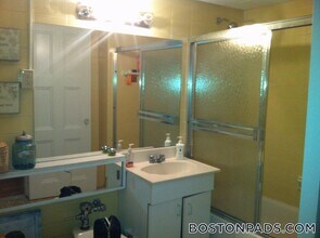 62 Boylston St, Unit 910 in Boston, MA - Foto de edificio - Building Photo