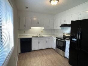 3103 Alder Way in Greensboro, NC - Building Photo - Building Photo