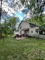 285 1/2 Weaver St in Winooski, VT - Building Photo