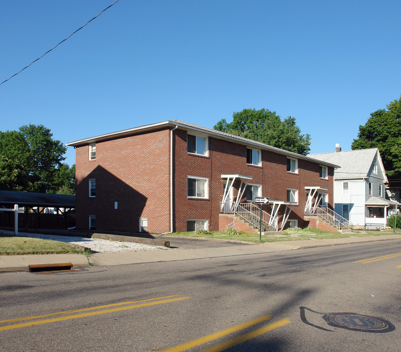 1310 25th St NW in Canton, OH - Building Photo