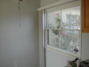 654 Loranne Ave, Unit 654 in Pomona, CA - Foto de edificio - Building Photo