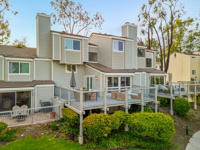1228 S Westlake Blvd in Westlake Village, CA - Foto de edificio - Building Photo