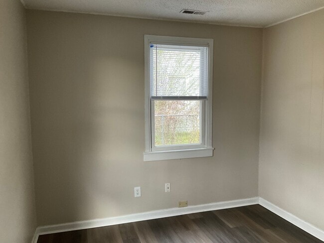 1018 Davis St in Jacksonville, NC - Building Photo - Building Photo