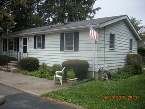 20 Parker Pl in Branford, CT - Building Photo - Building Photo