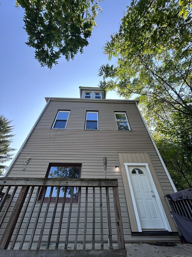 1325 Geyer Ave in Pittsburgh, PA - Building Photo - Building Photo
