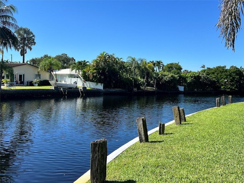 3004 NE 5th Terrace, Unit 201C in Wilton Manors, FL - Building Photo
