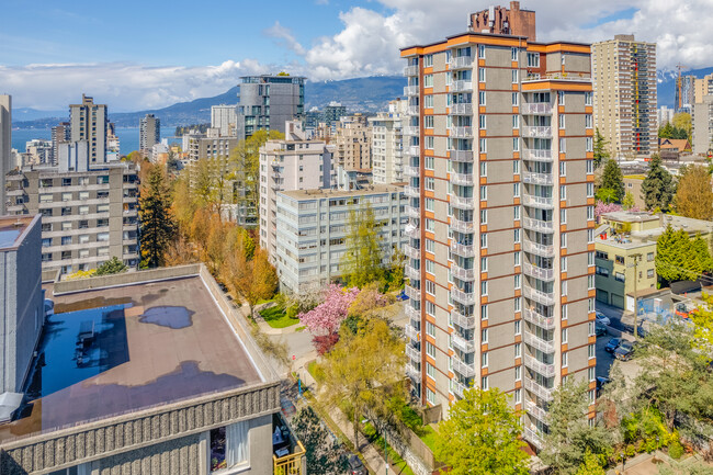 1315 Bute St in Vancouver, BC - Building Photo - Building Photo