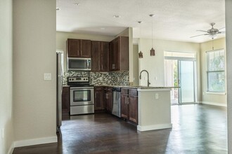 325 N Florida Ave in DeLand, FL - Building Photo - Building Photo