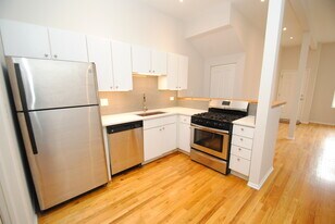 711 N Hoyne Ave, Unit 1n in Chicago, IL - Building Photo
