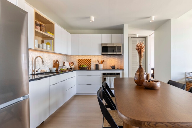 Journal Square Urby in Jersey City, NJ - Building Photo - Building Photo