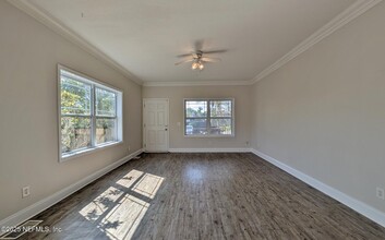 457 4th St N in Jacksonville Beach, FL - Building Photo - Building Photo