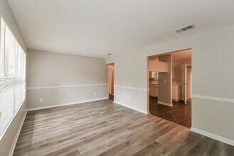2123 Patou Dr W in Jacksonville, FL - Building Photo - Building Photo