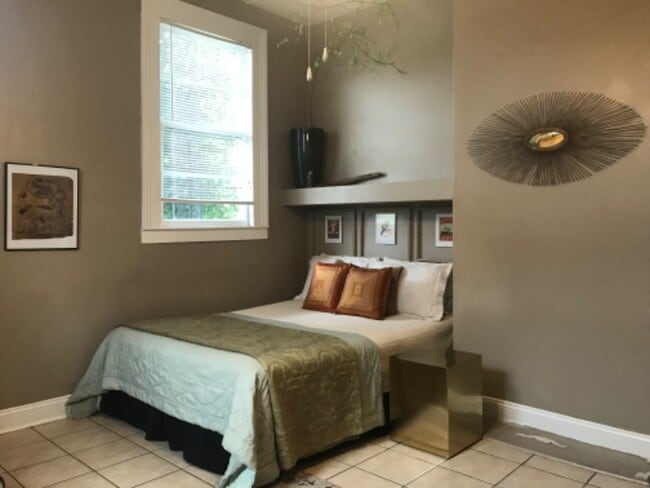 property at 2735 Iberville St