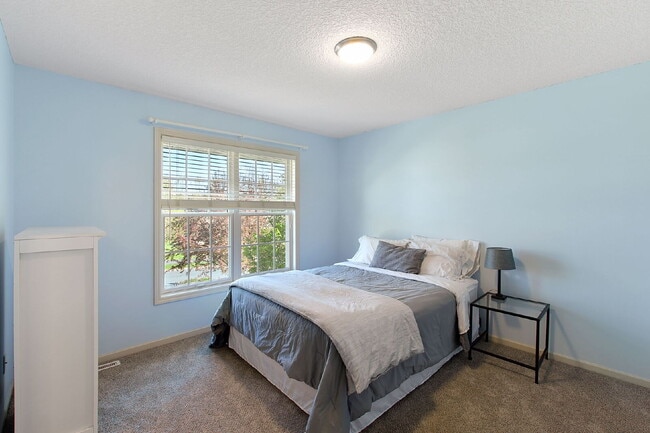 property at 1579 Stoneridge Cir
