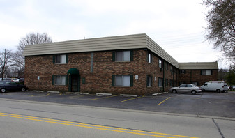 1014 Burlington Ave in Lisle, IL - Building Photo
