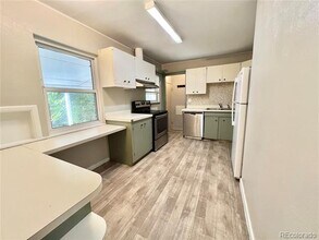 3201 S Holly St in Denver, CO - Building Photo - Building Photo