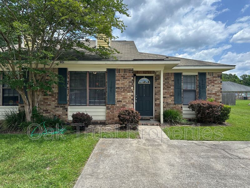 401 Converse Ct in Ladson, SC - Building Photo