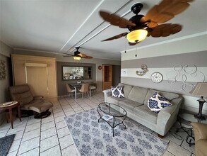 95 N Birch Rd in Fort Lauderdale, FL - Foto de edificio - Building Photo