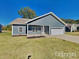 825 Ellyson Dr in Spring Hill, TN - Building Photo