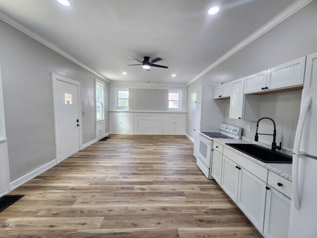 property at 1000 S 8th St