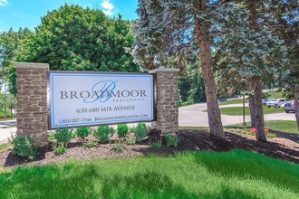 Broadmoor in Hamden, CT - Building Photo - Building Photo