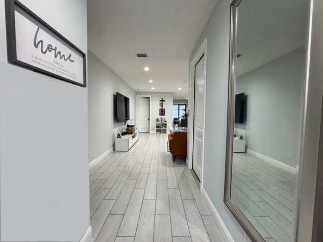 3855 Ocala Rd in Atlantis, FL - Building Photo - Building Photo
