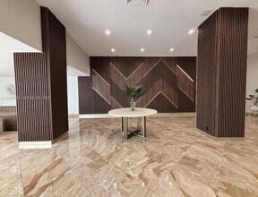 1370 S Ocean Blvd in Pompano Beach, FL - Foto de edificio - Building Photo