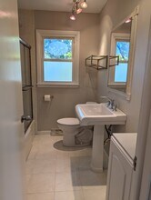 324 Sunrise Ave in Willowbrook, IL - Building Photo - Building Photo