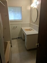 2228 SE 157th Ave in Portland, OR - Building Photo - Building Photo