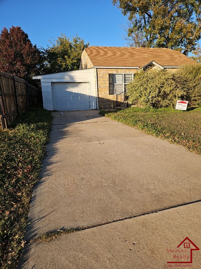 1609 SW B Ave in Lawton, OK - Building Photo - Building Photo