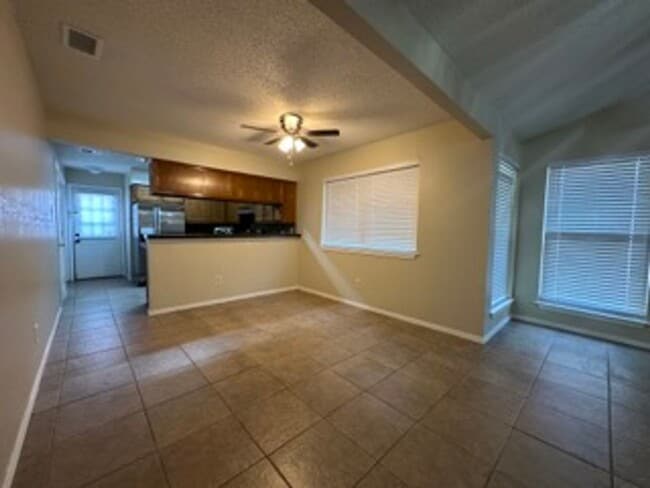 5812 Falconcrest Dr in Arlington, TX - Building Photo - Building Photo