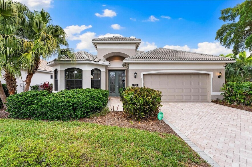 1308 Thornapple Dr in Osprey, FL - Foto de edificio