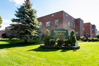 Hawthorne Gardens in Freeport, NY - Foto de edificio - Building Photo