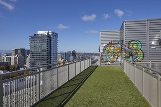 The Danforth in Seattle, WA - Foto de edificio - Building Photo