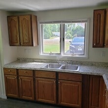 49 Pine Hill Rd in Berwick, ME - Building Photo - Building Photo