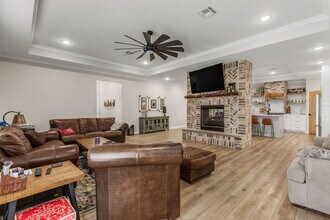 304 Mariners Wy in Wichita Falls, TX - Building Photo - Building Photo