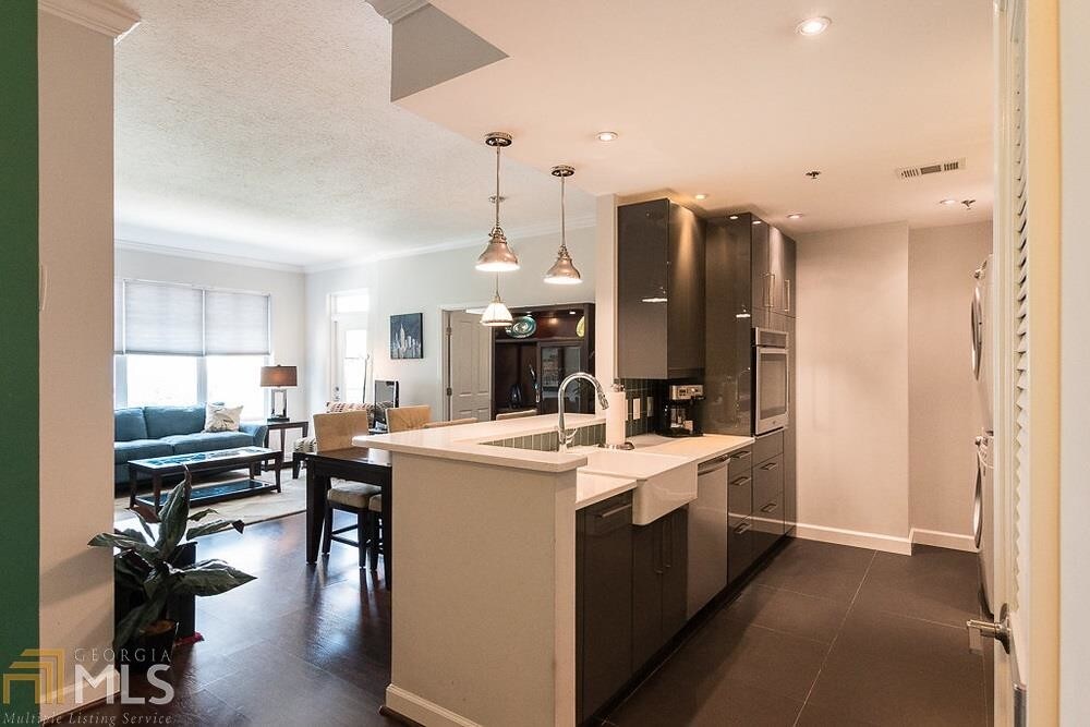 1101 Juniper St NE-Unit -721 in Atlanta, GA - Foto de edificio