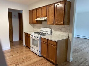 65 N Chestnut St in Beacon, NY - Building Photo - Building Photo